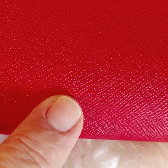 💚LARGE DKNY LEATHER WALLET - Picture 13 of 14